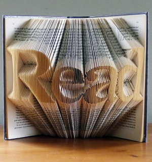 beautiful-sculptures-on-folded-book-art-110